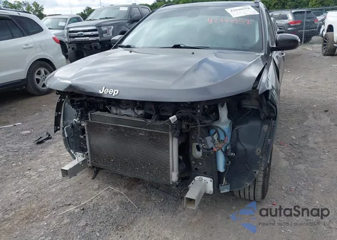 2019 Jeep Compass Latitude Fwd z USA, uszkodzony, nr VIN 3C4NJCBB8KT743756